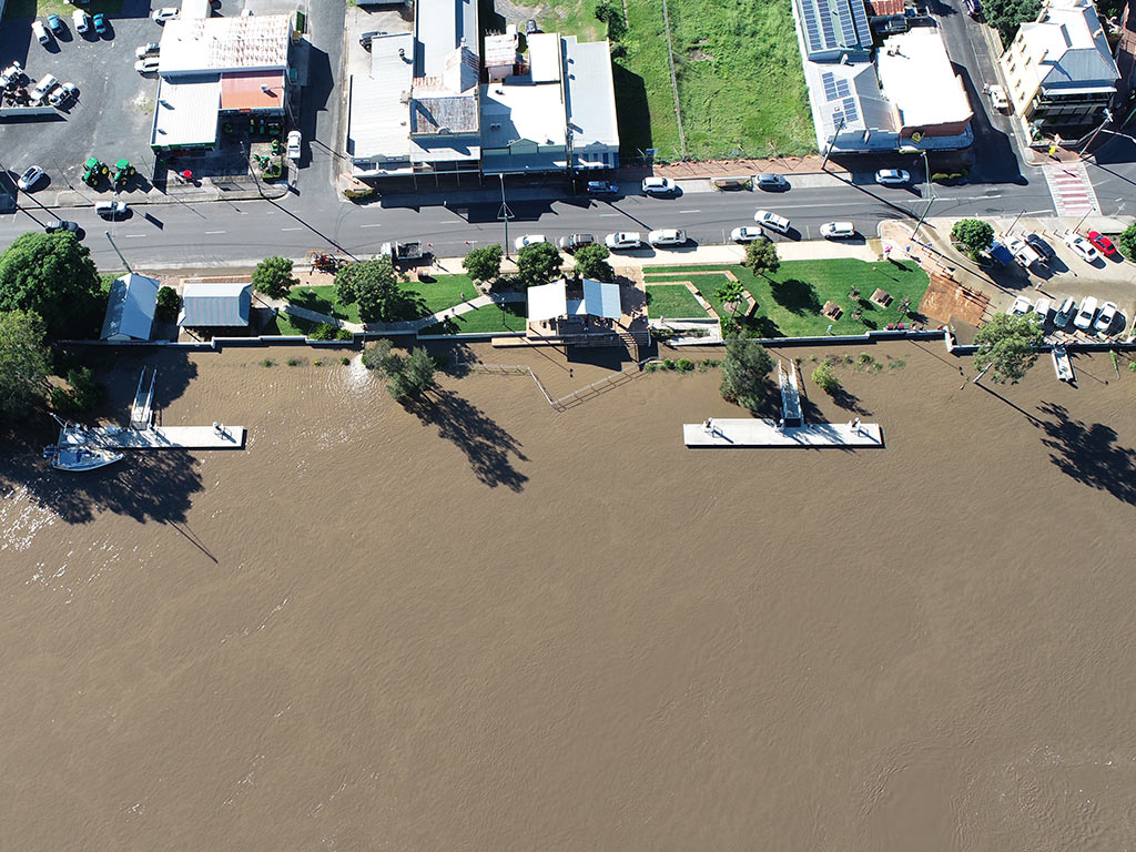 permanent-retractable-flood-barriers-australia-floodfree