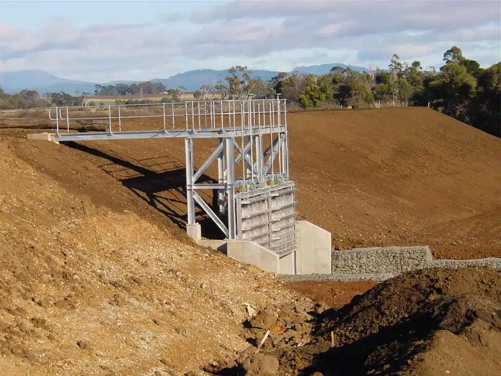 levee_flood_gates-