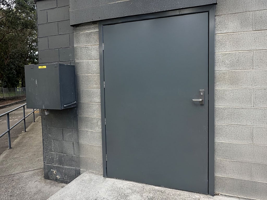 floodfree-flood-door-grey-